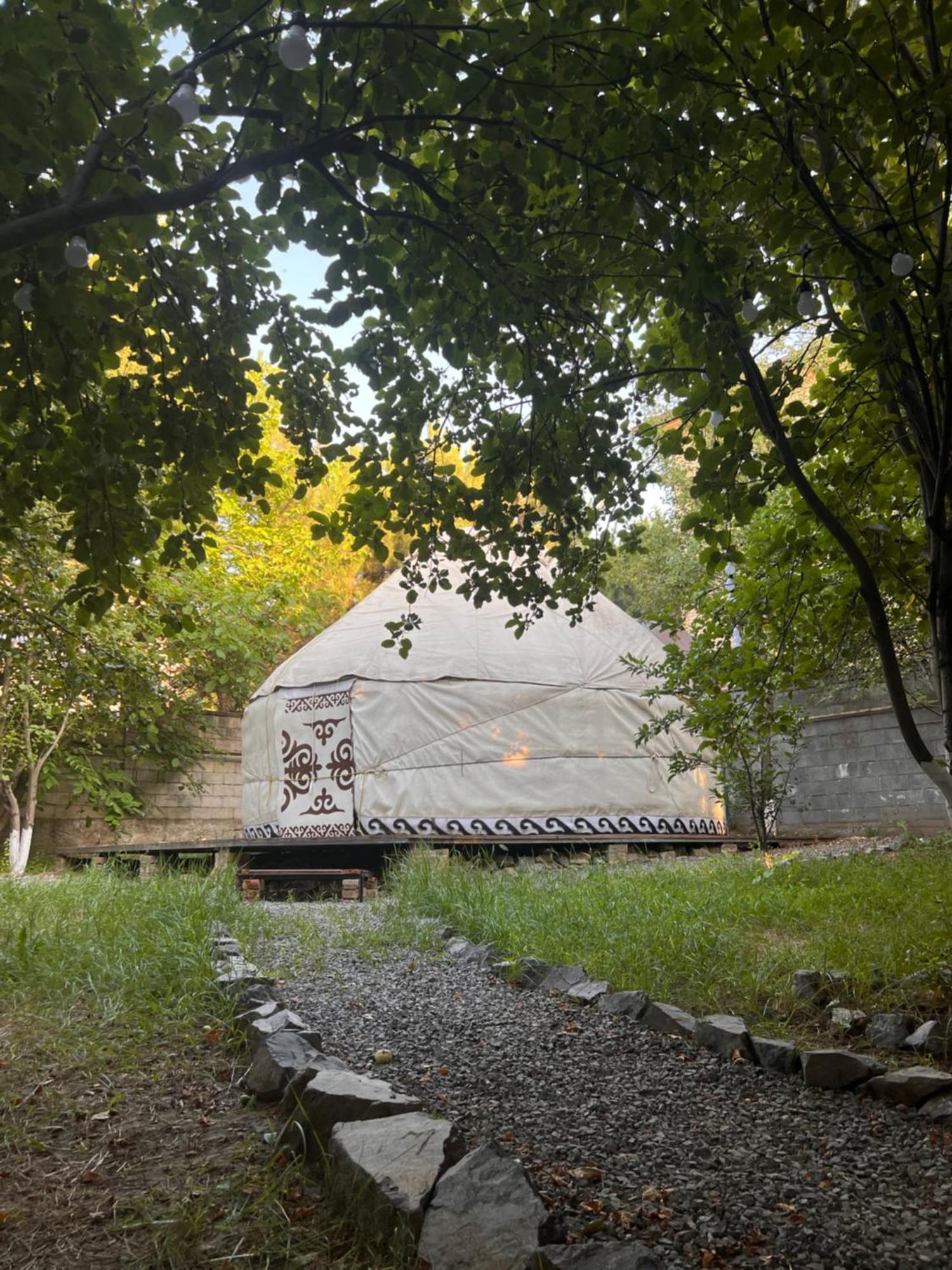 Hotel Sweet Vibe Almaty Exterior foto